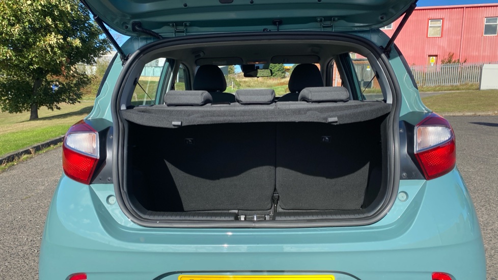 Hyundai i10 1.2 MPi SE Connect 5dr Petrol Hatchback - Image 4