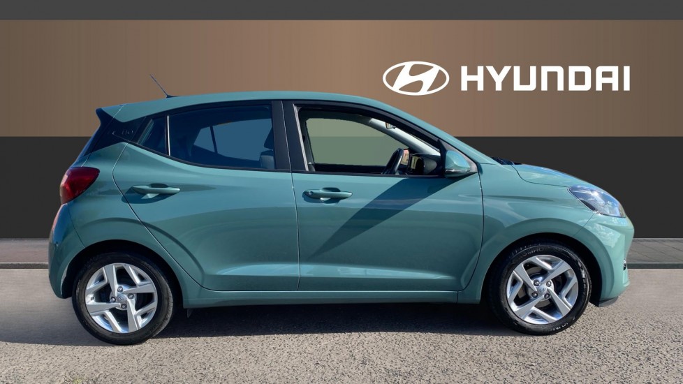 Hyundai i10 1.2 MPi SE Connect 5dr Petrol Hatchback - Image 5