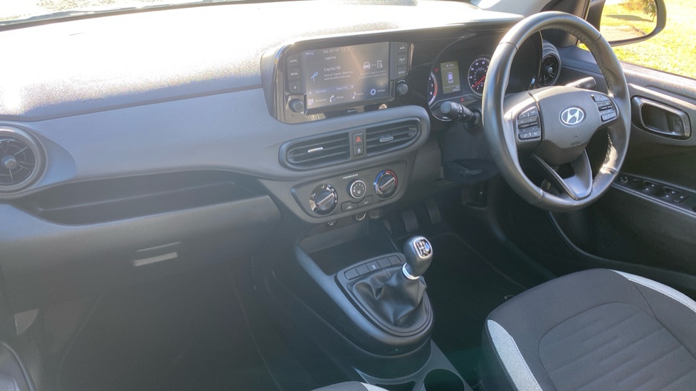 Hyundai i10 1.2 MPi SE Connect 5dr Petrol Hatchback - Image 9