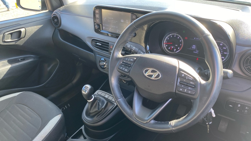 Hyundai i10 1.2 MPi SE Connect 5dr Petrol Hatchback - Image 11