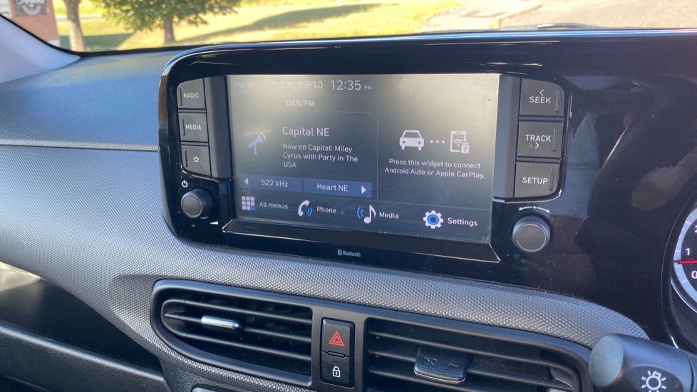 Hyundai i10 1.2 MPi SE Connect 5dr Petrol Hatchback - Image 12