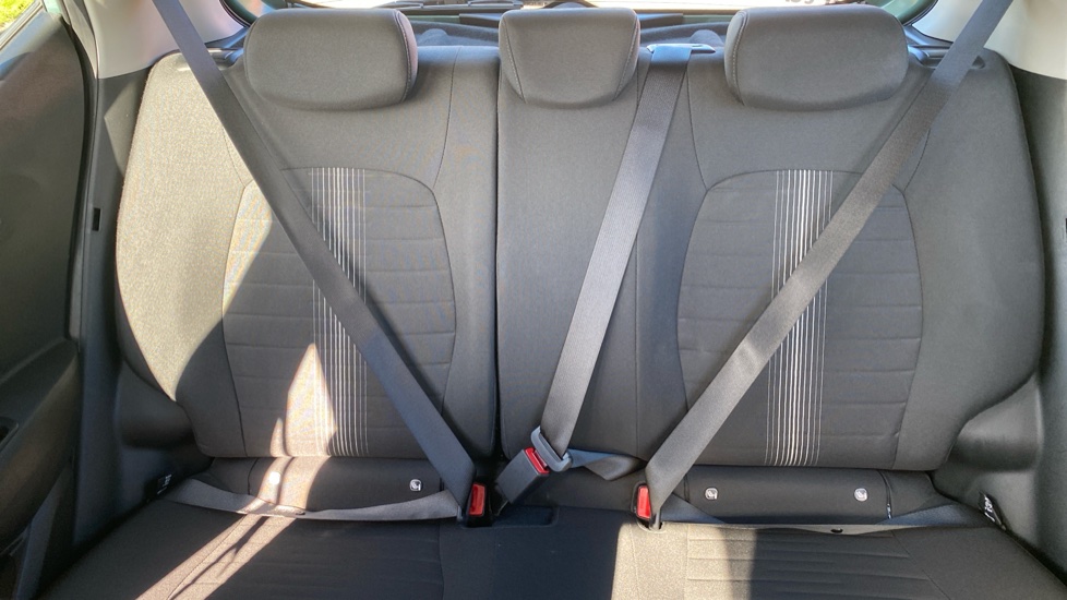 Hyundai i10 1.2 MPi SE Connect 5dr Petrol Hatchback - Image 15