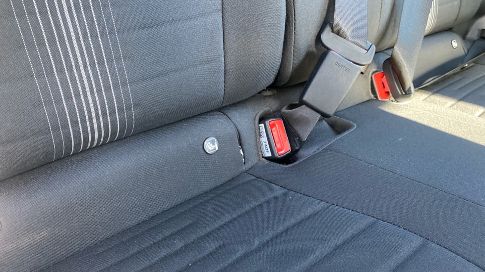 Hyundai i10 1.2 MPi SE Connect 5dr Petrol Hatchback - Image 17