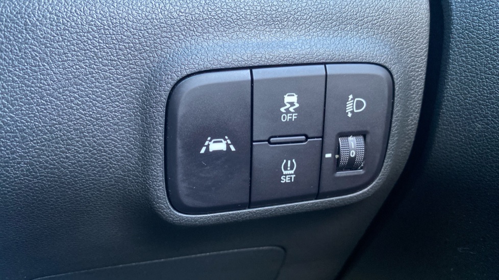 Hyundai i10 1.2 MPi SE Connect 5dr Petrol Hatchback - Image 24