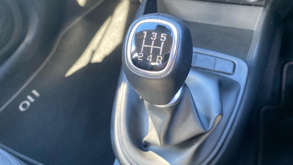 Hyundai i10 1.2 MPi SE Connect 5dr Petrol Hatchback - Image 29