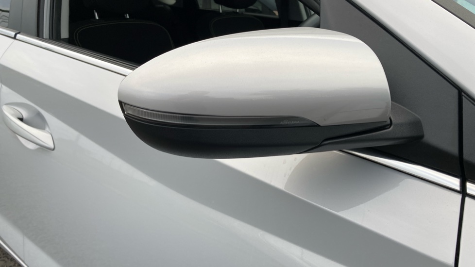 Hyundai i20 1.0T GDi Premium 5dr Petrol Hatchback - Image 25