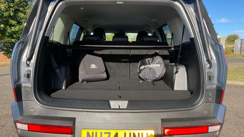 Hyundai SANTA FE 1.6 TGDi Plug-in Hybrid Premium 5dr 4WD Auto Estate - Image 4