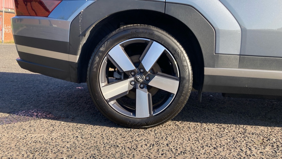 Hyundai SANTA FE 1.6 TGDi Plug-in Hybrid Premium 5dr 4WD Auto Estate - Image 7