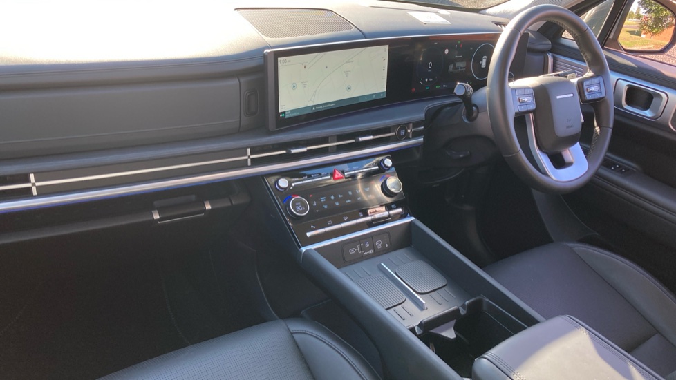 Hyundai SANTA FE 1.6 TGDi Plug-in Hybrid Premium 5dr 4WD Auto Estate - Image 9