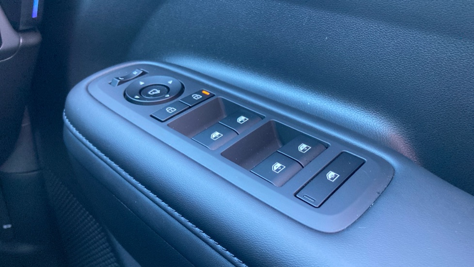 Hyundai SANTA FE 1.6 TGDi Plug-in Hybrid Premium 5dr 4WD Auto Estate - Image 27
