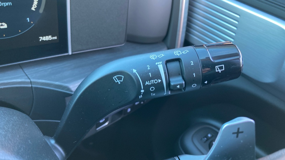 Hyundai SANTA FE 1.6 TGDi Plug-in Hybrid Premium 5dr 4WD Auto Estate - Image 33