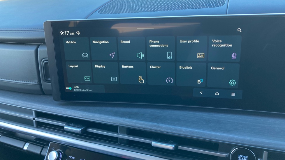 Hyundai SANTA FE 1.6 TGDi Plug-in Hybrid Premium 5dr 4WD Auto Estate - Image 37