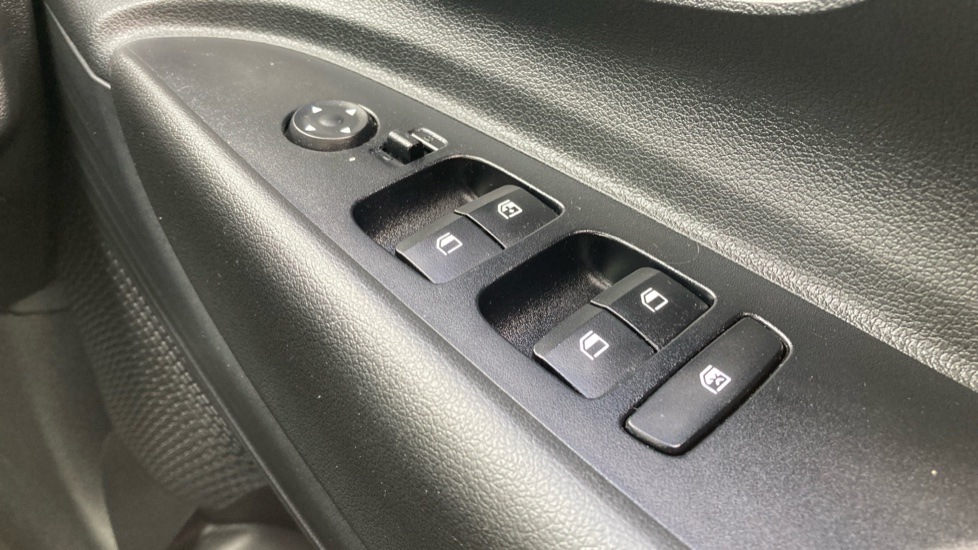 Hyundai i20 1.0T GDi Advance 5dr Petrol Hatchback - Image 25