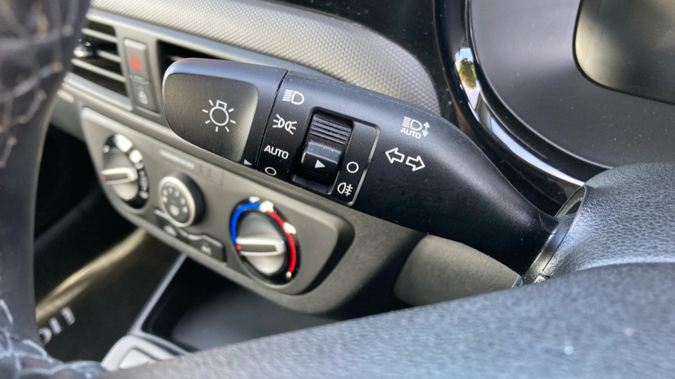 Hyundai i10 1.0 [63] Advance 5dr [Nav] Petrol Hatchback - Image 29