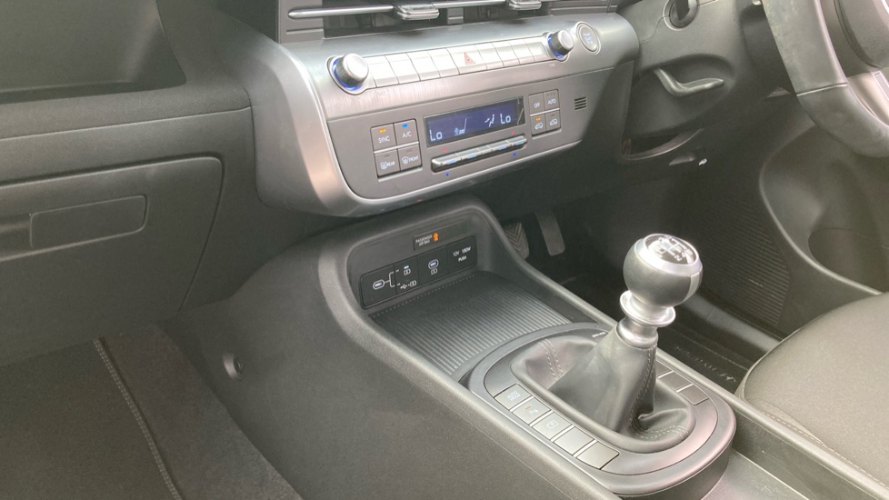 Hyundai KONA 1.0T 100 Advance 5dr Petrol Hatchback - Image 13