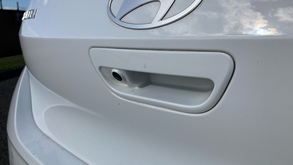 Hyundai i10 1.0 [63] Advance 5dr [Nav] Petrol Hatchback - Image 22