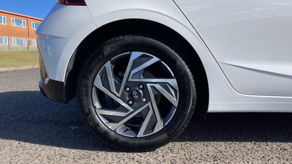 Hyundai i20 1.0T GDi Advance 5dr Petrol Hatchback - Image 7
