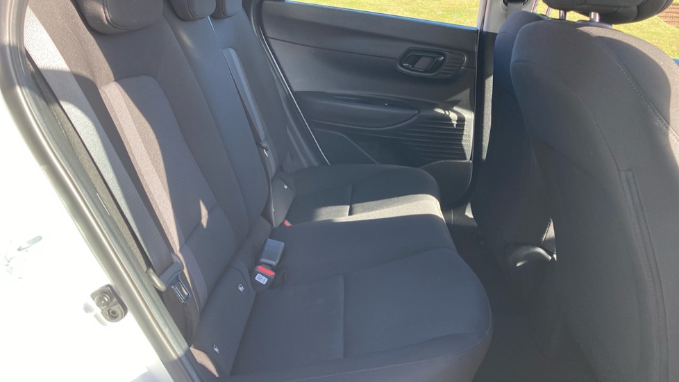 Hyundai i20 1.0T GDi Advance 5dr Petrol Hatchback - Image 16