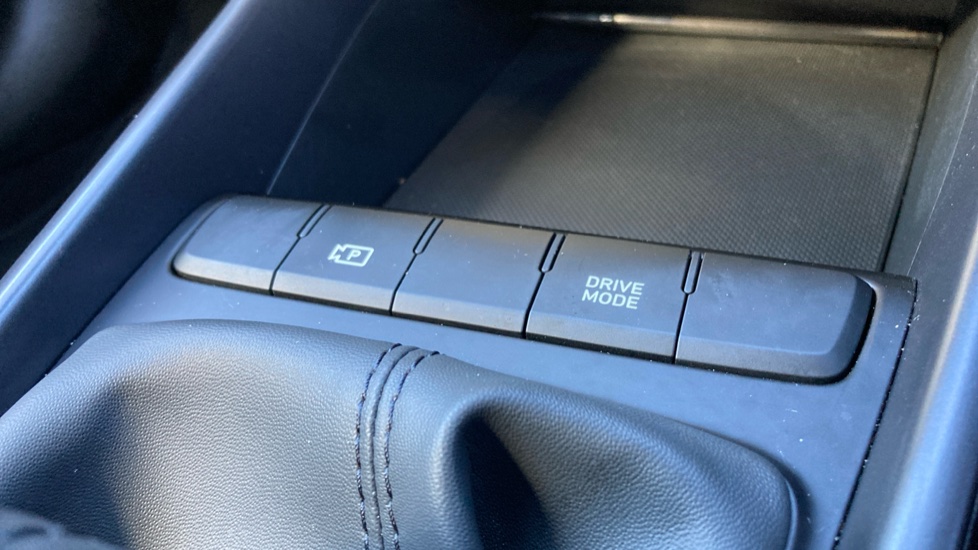 Hyundai i20 1.0T GDi Advance 5dr Petrol Hatchback - Image 32