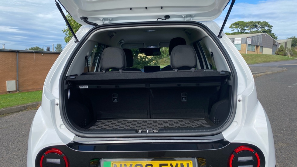 Hyundai INSTER 85kW 02 49kWh 5dr Auto Electric Hatchback - Image 4