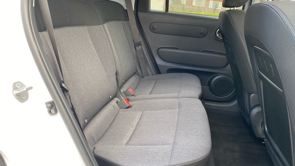 Hyundai INSTER 85kW 02 49kWh 5dr Auto Electric Hatchback - Image 16