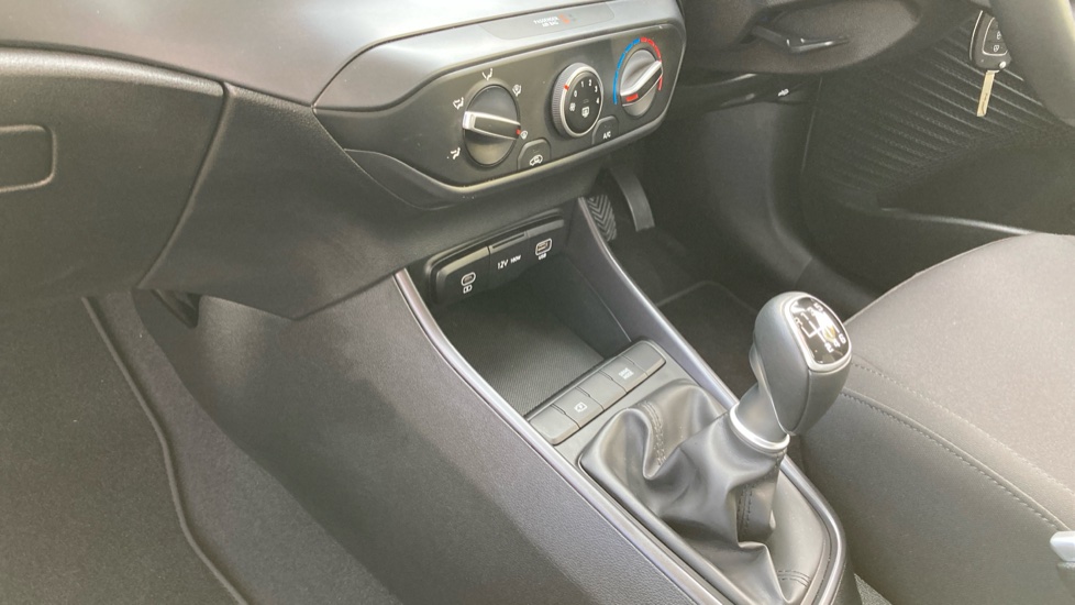Hyundai i20 1.0T GDi Advance [Nav] 5dr Petrol Hatchback - Image 13