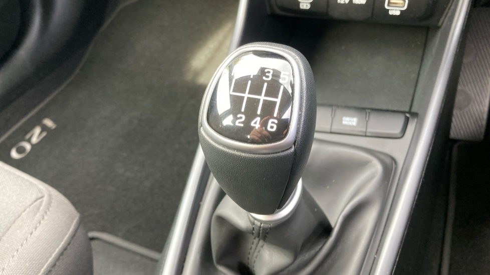 Hyundai i20 1.0T GDi Advance [Nav] 5dr Petrol Hatchback - Image 27