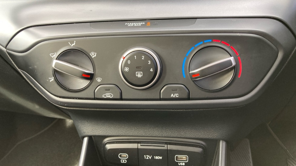 Hyundai i20 1.0T GDi Advance [Nav] 5dr Petrol Hatchback - Image 31