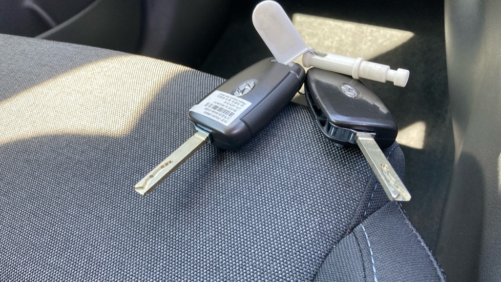 Hyundai i30 1.0T GDi SE Connect 5dr Petrol Hatchback - Image 19