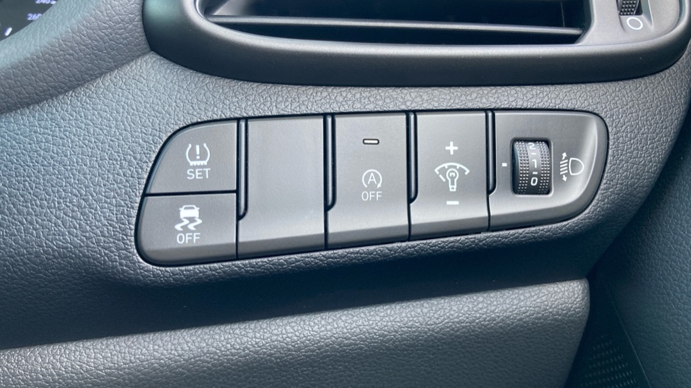 Hyundai i30 1.0T GDi SE Connect 5dr Petrol Hatchback - Image 22