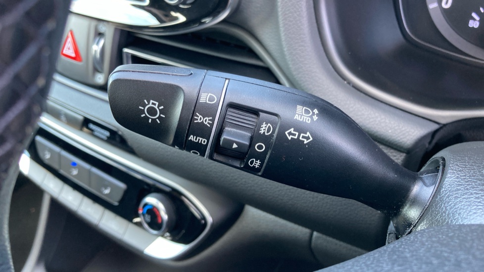Hyundai i30 1.0T GDi SE Connect 5dr Petrol Hatchback - Image 25