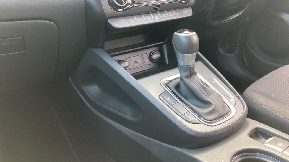 Hyundai KONA 1.6 GDi Hybrid Premium 5dr DCT Hybrid Hatchback - Image 13