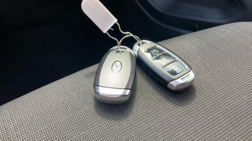 Hyundai KONA 1.6 GDi Hybrid Premium 5dr DCT Hybrid Hatchback - Image 19