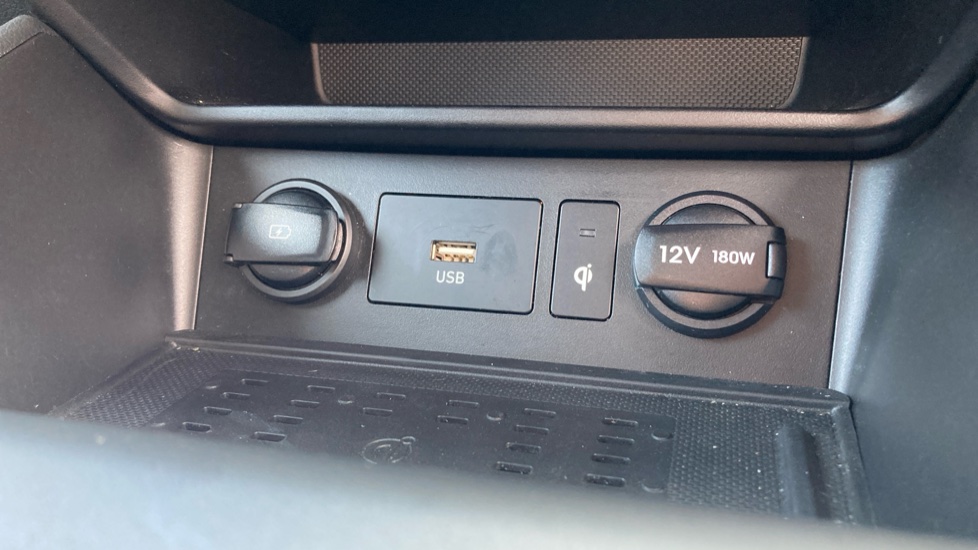 Hyundai KONA 1.6 GDi Hybrid Premium 5dr DCT Hybrid Hatchback - Image 42