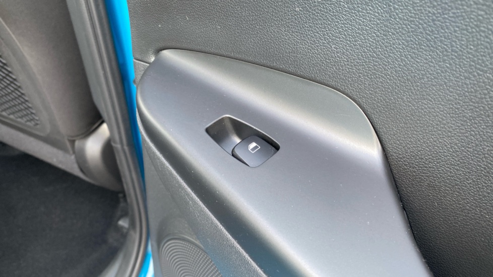 Hyundai KONA 100kW SE Connect 39kWh 5dr Auto Electric Hatchback - Image 22