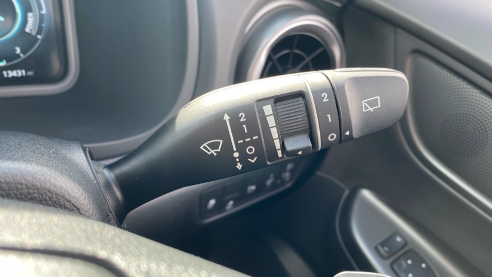 Hyundai KONA 100kW SE Connect 39kWh 5dr Auto Electric Hatchback - Image 28