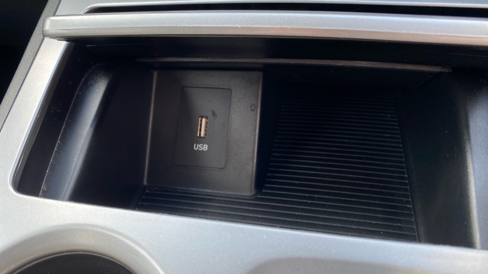 Hyundai KONA 100kW SE Connect 39kWh 5dr Auto Electric Hatchback - Image 32