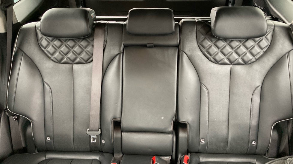 Hyundai SANTA FE 1.6 TGDi Hybrid Premium 5dr 4WD Auto Hybrid Estate - Image 15