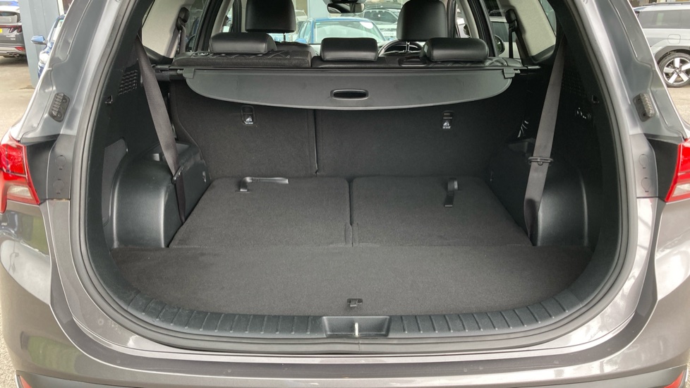 Hyundai SANTA FE 1.6 TGDi Hybrid Premium 5dr 4WD Auto Hybrid Estate - Image 28