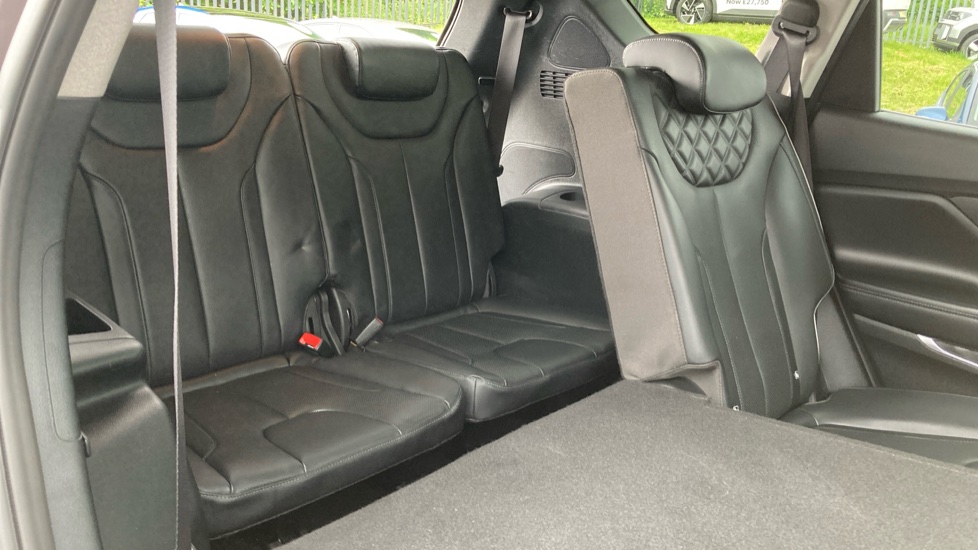 Hyundai SANTA FE 1.6 TGDi Hybrid Premium 5dr 4WD Auto Hybrid Estate - Image 30