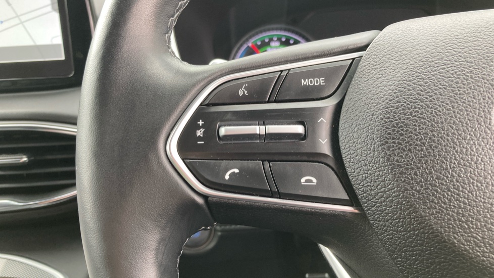Hyundai SANTA FE 1.6 TGDi Hybrid Premium 5dr 4WD Auto Hybrid Estate - Image 35