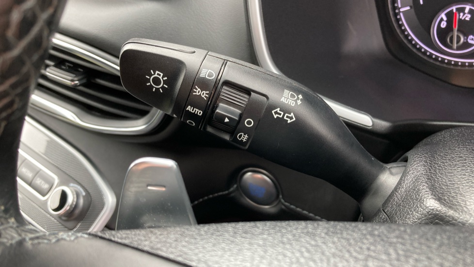 Hyundai SANTA FE 1.6 TGDi Hybrid Premium 5dr 4WD Auto Hybrid Estate - Image 37