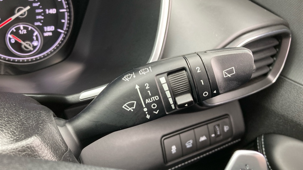Hyundai SANTA FE 1.6 TGDi Hybrid Premium 5dr 4WD Auto Hybrid Estate - Image 38