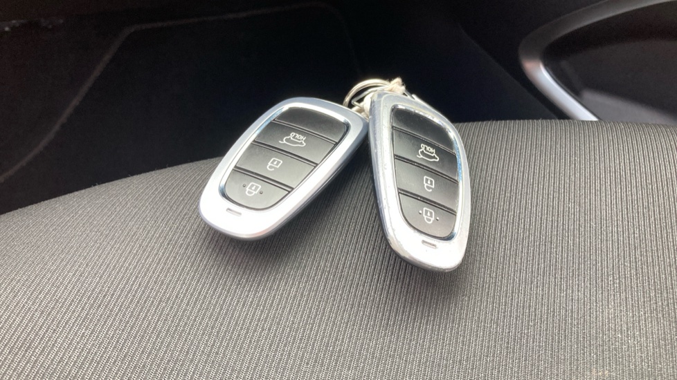 Hyundai TUCSON 1.6 TGDi Hybrid 230 Premium 5dr 2WD Auto Hybrid Estate - Image 19