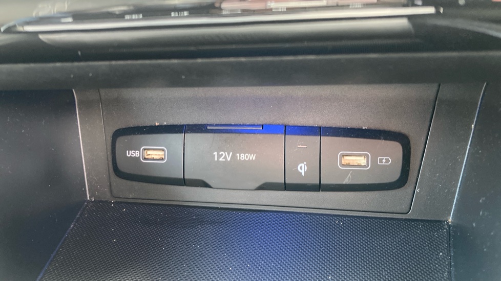 Hyundai TUCSON 1.6 TGDi Hybrid 230 Premium 5dr 2WD Auto Hybrid Estate - Image 30