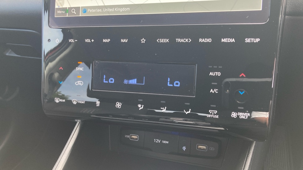 Hyundai TUCSON 1.6 TGDi Hybrid 230 Premium 5dr 2WD Auto Hybrid Estate - Image 31