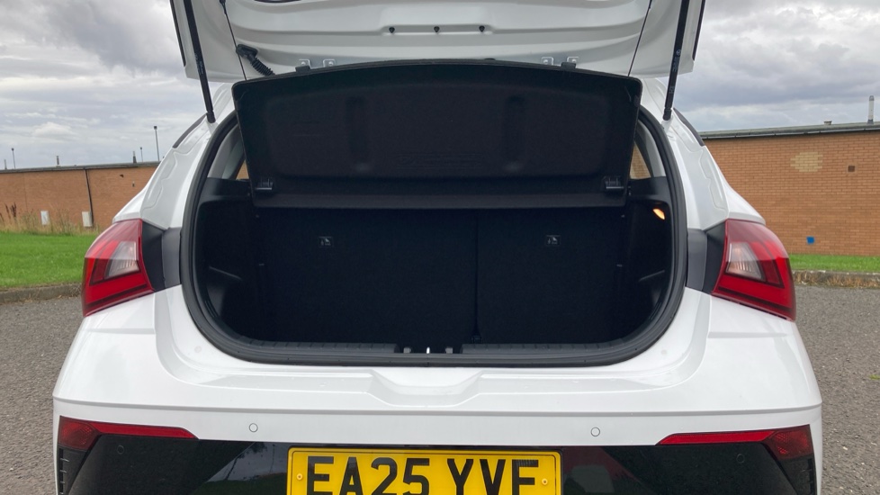 Hyundai i20 1.0T GDi Advance [Nav] 5dr Petrol Hatchback - Image 4