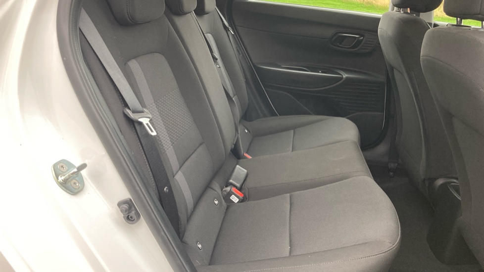 Hyundai i20 1.0T GDi Advance [Nav] 5dr Petrol Hatchback - Image 16