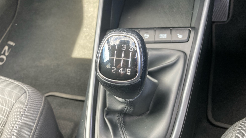 Hyundai i20 1.0T GDi 48V MHD Premium 5dr Petrol Hatchback - Image 27