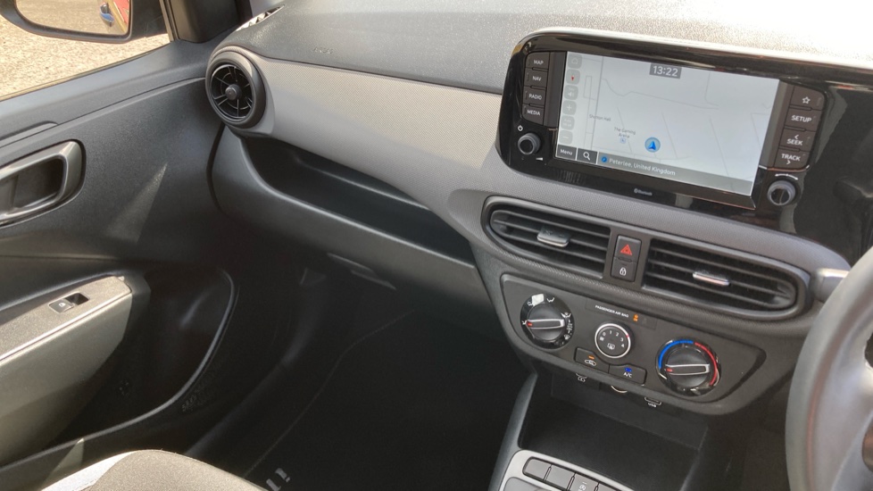 Hyundai i10 1.0 [63] Advance 5dr Auto [Nav] Petrol Hatchback - Image 14